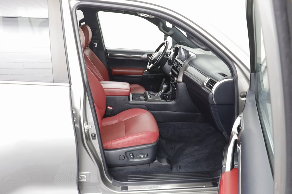 Used 2022 Lexus GX 460 Premium w/ Accessory Package image 22