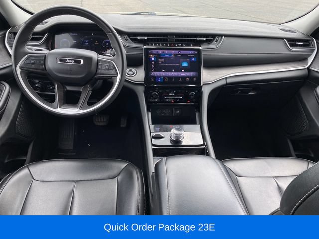 Used 2023 Jeep Grand Cherokee Limited AWD/4WD image 5