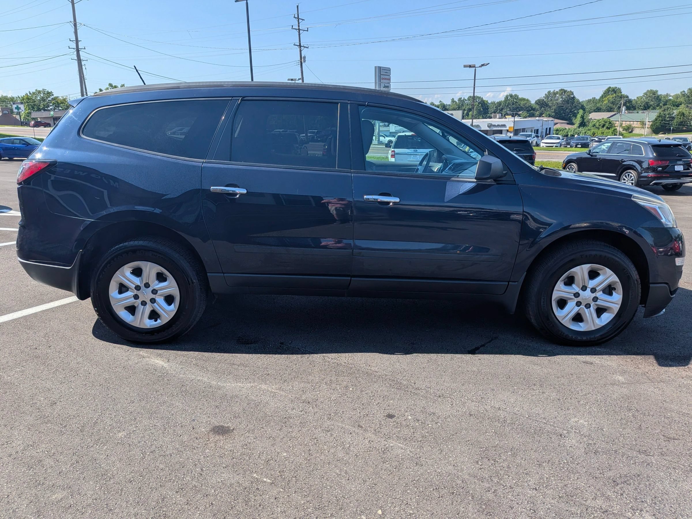 Used 2015 Chevrolet Traverse LS FWD image 7