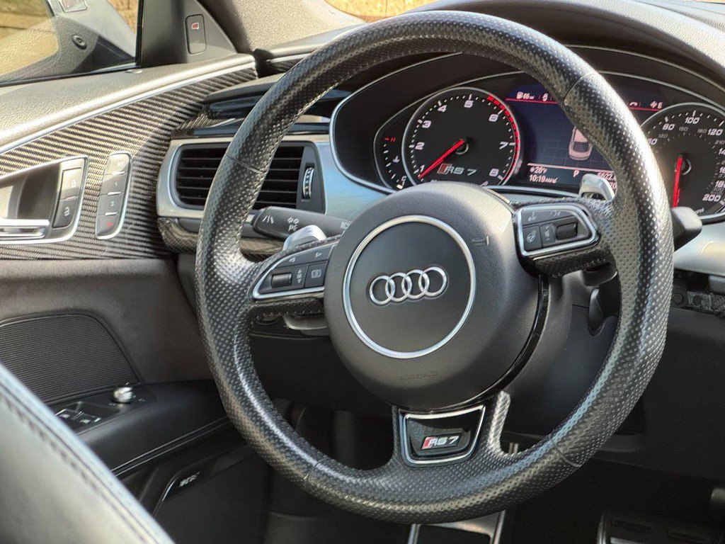 Used 2017 Audi RS 7 Prestige w/ Carbon-Optic Package image 13