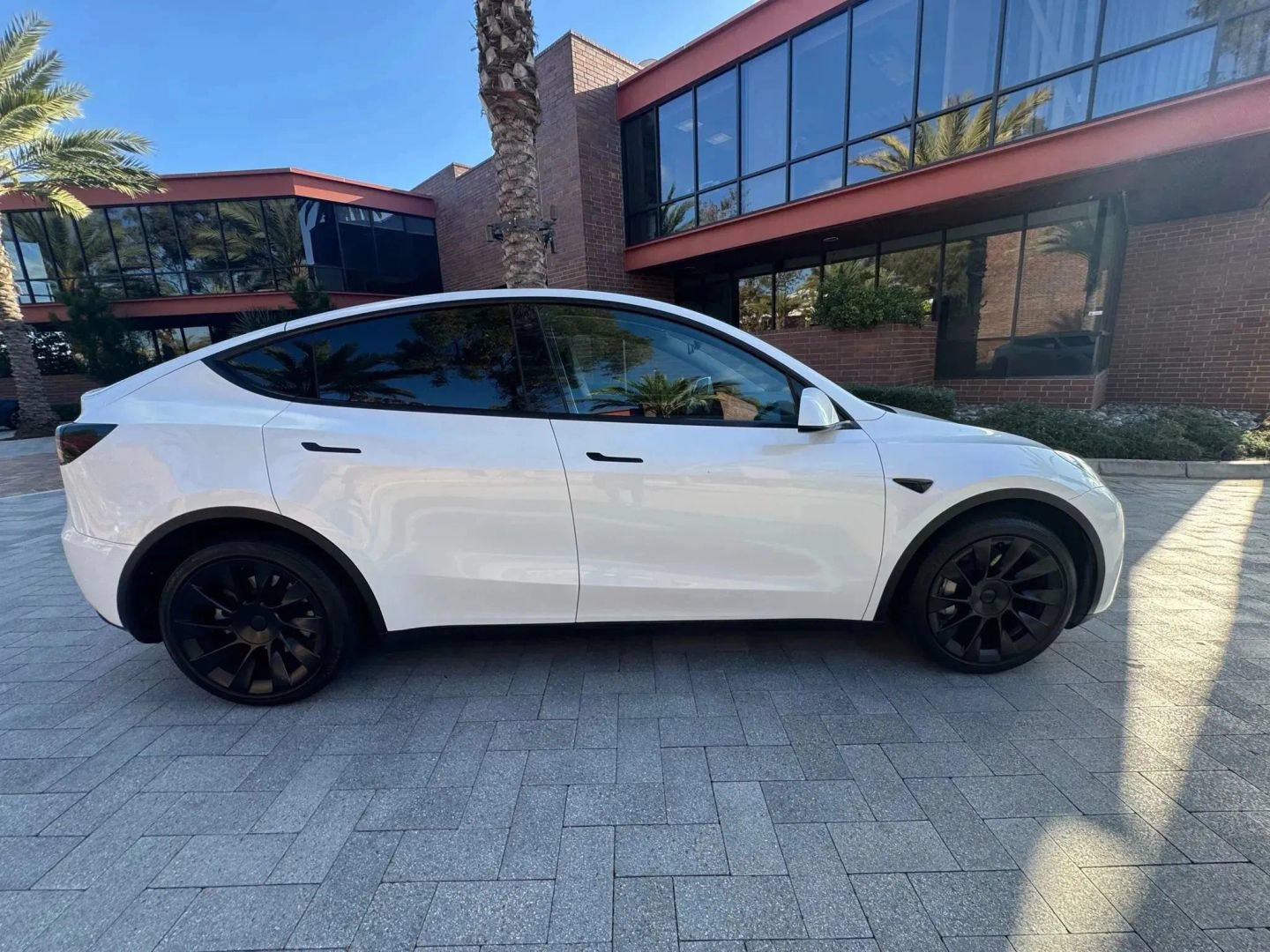 Used 2021 Tesla Model Y Long Range AWD/4WD image 4