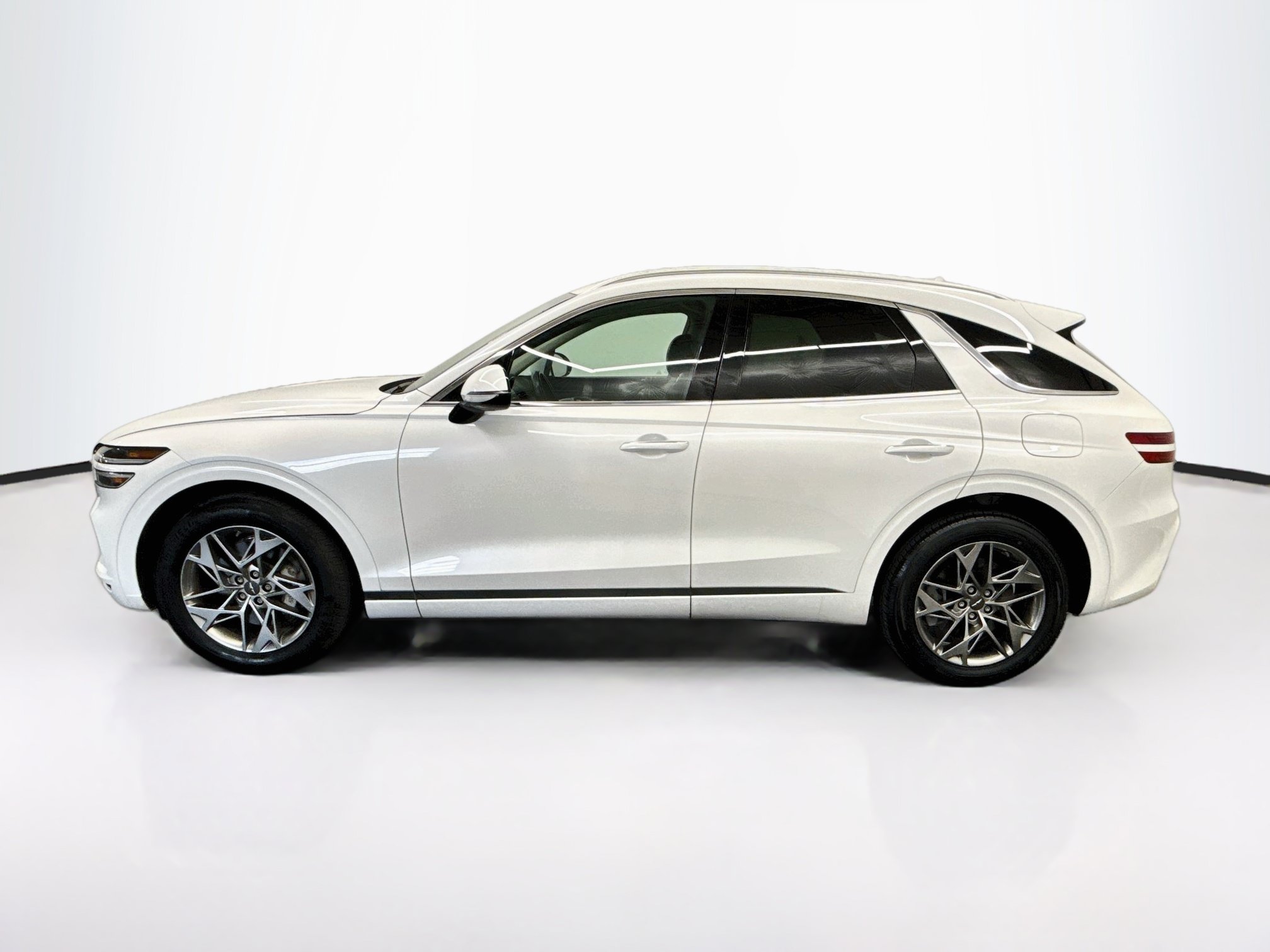 Used 2025 Genesis GV70 2.5T AWD/4WD image 4