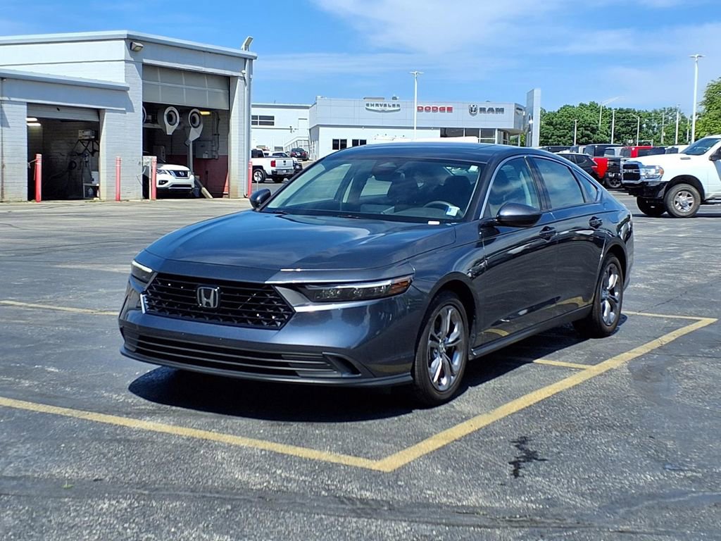 Used 2024 Honda Accord EX image 2