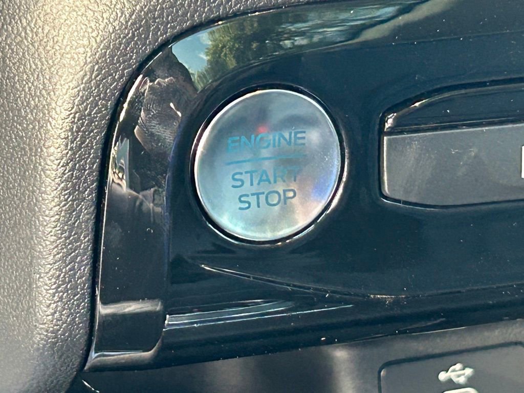 Certified 2024 Ford Escape SE w/ PHEV Premium Package image 43