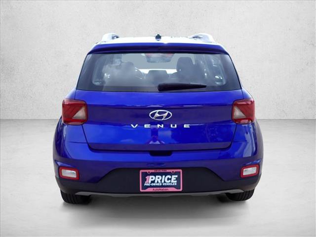 Used 2025 Hyundai Venue Limited FWD image 3