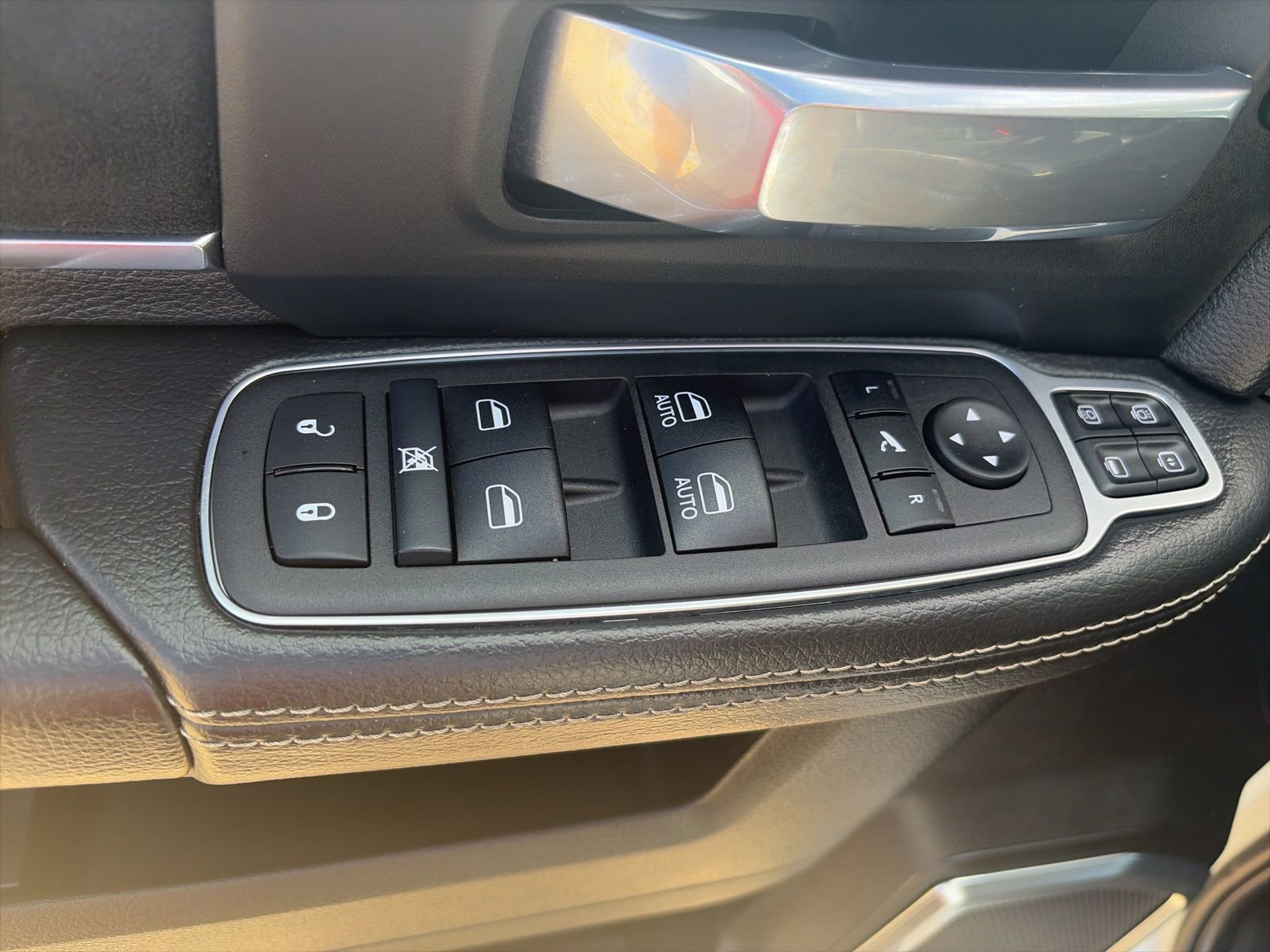 Used 2024 RAM 2500 Laramie w/ Safety Group image 14