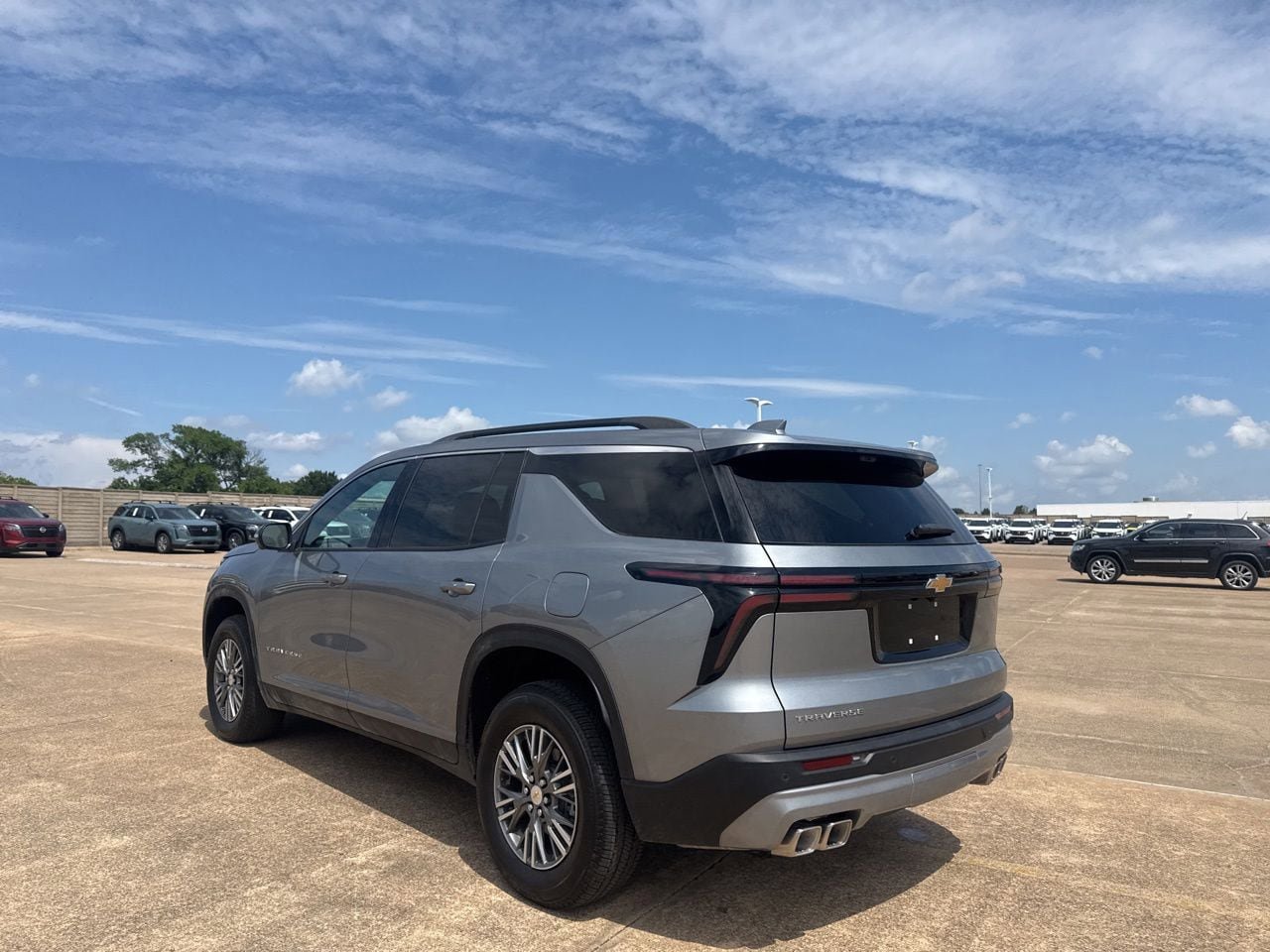 Used 2026 Chevrolet Traverse LT w/ Driver Confidence Package FWD image 16