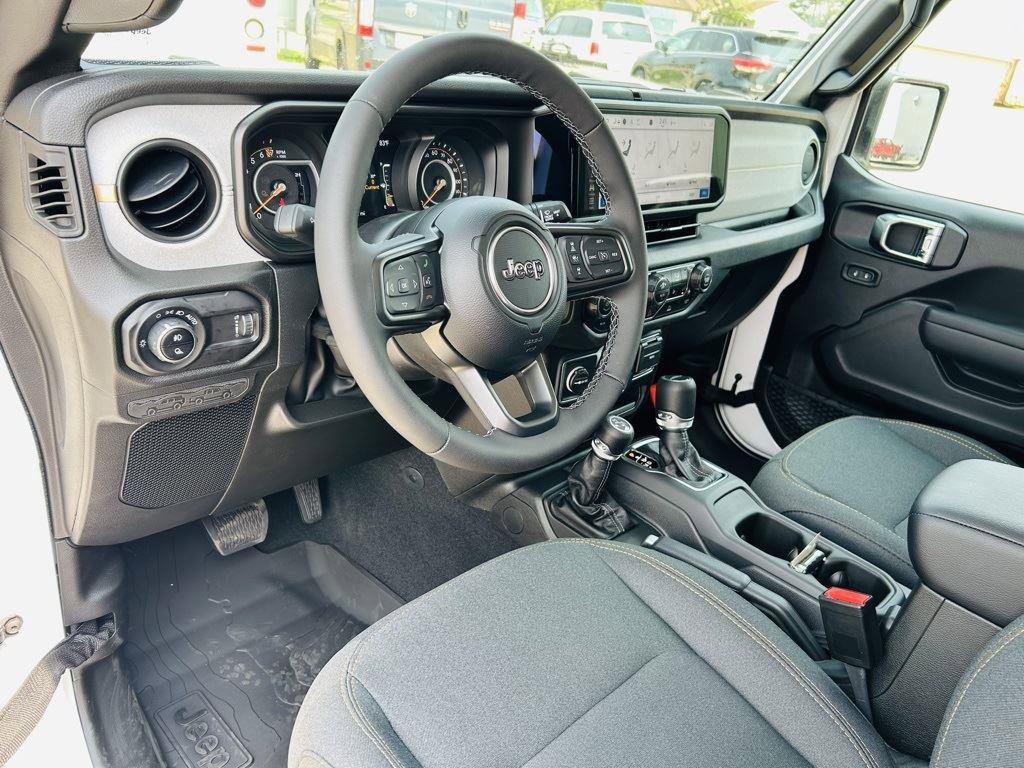 New 2025 Jeep Gladiator Sport image 13