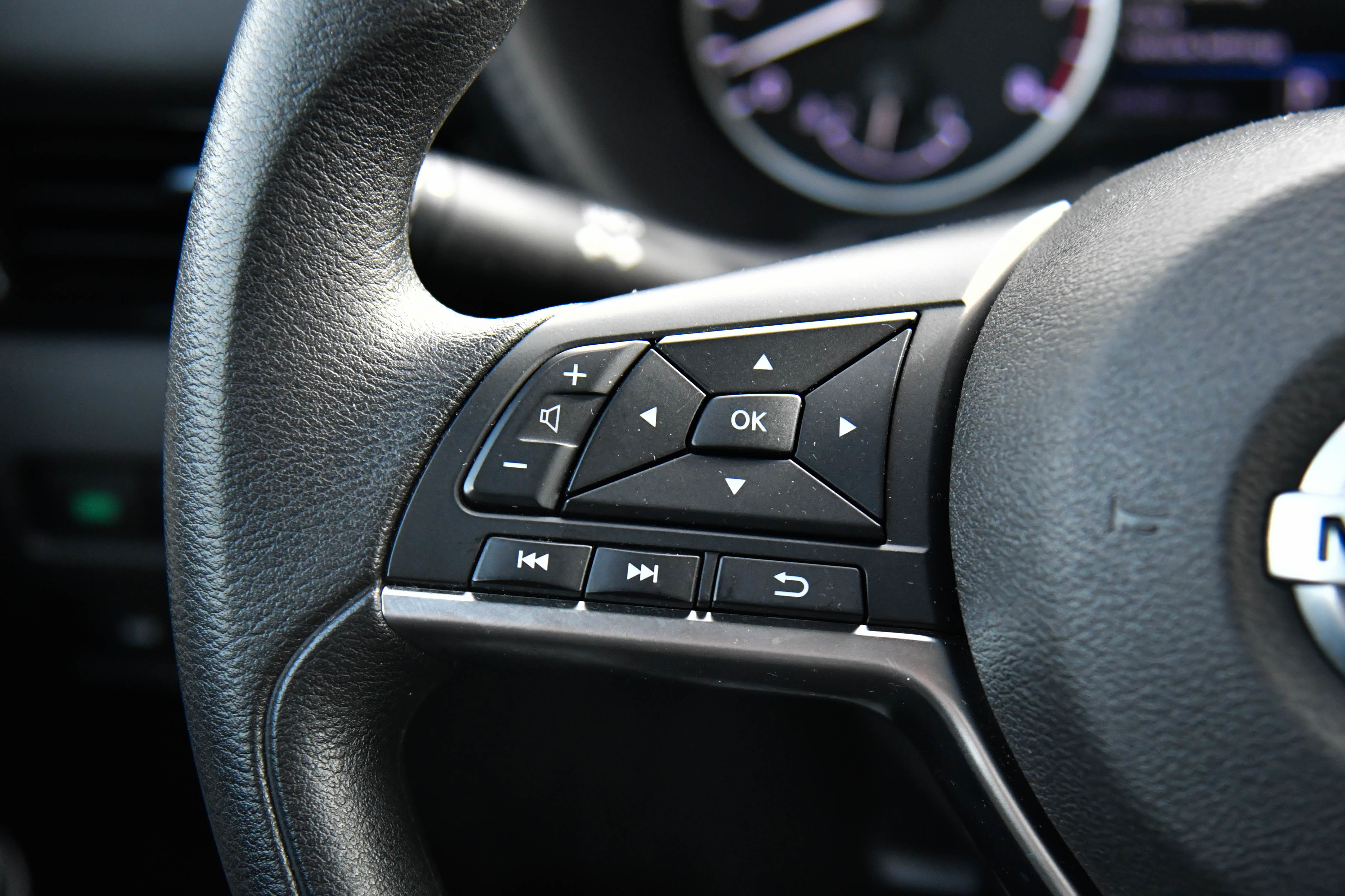 Used 2023 Nissan Sentra SV image 28