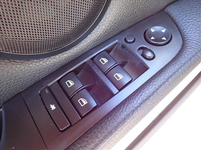 Used 2006 BMW 330xi Sedan AWD/4WD image 13