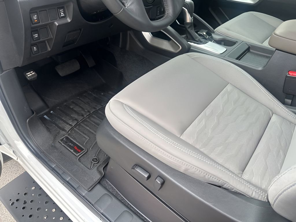 Used 2022 Nissan Frontier SV image 28