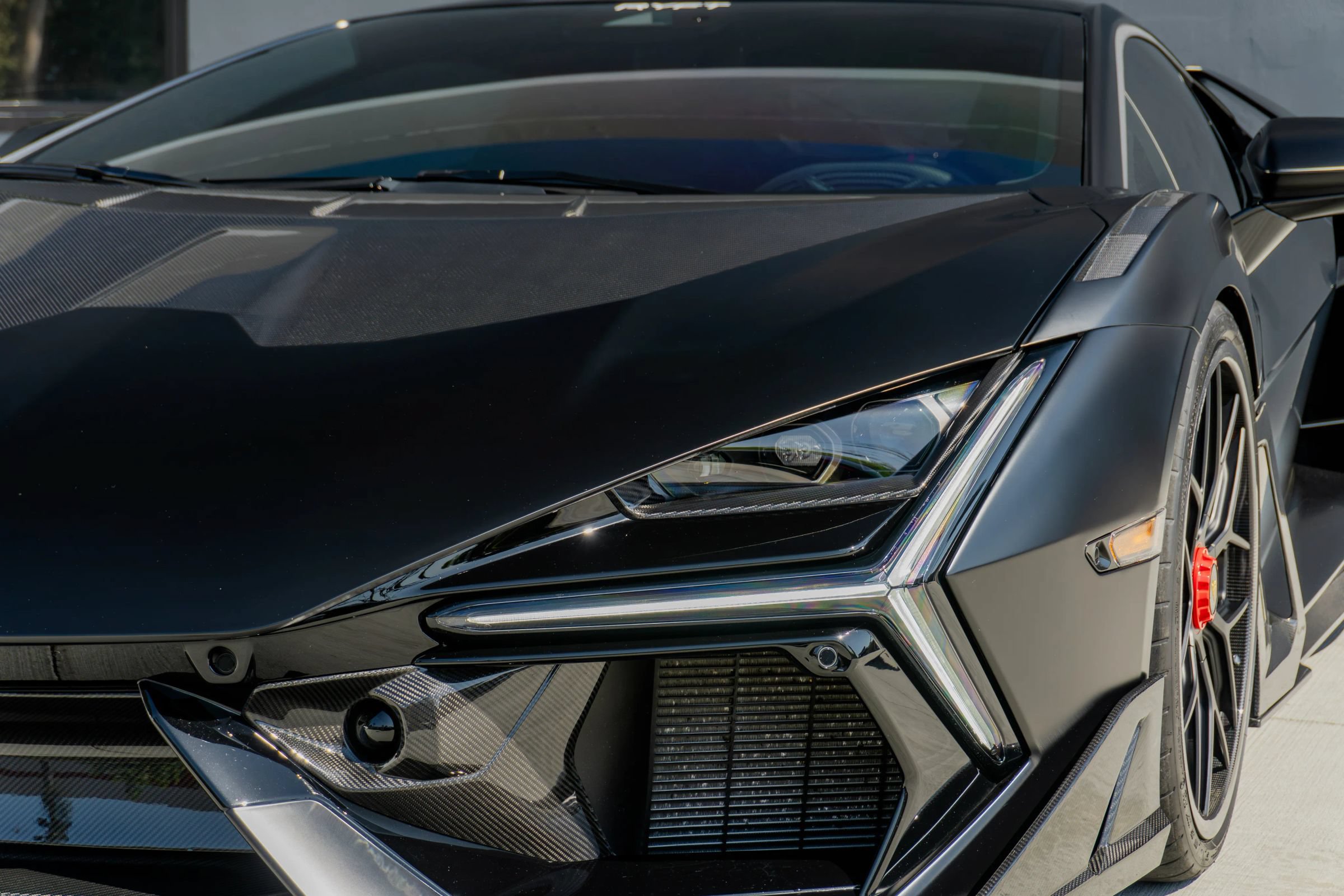 Used 2025 Lamborghini Revuelto AWD/4WD image 29