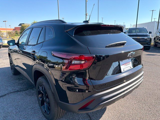 New 2026 Chevrolet Trax LT w/ Sunroof Package FWD image 5
