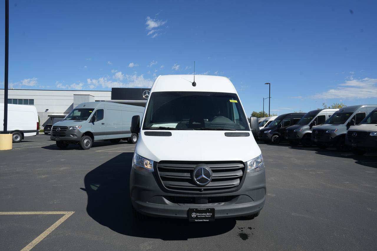 New 2025 Mercedes-Benz eSprinter 170 Cargo image 2