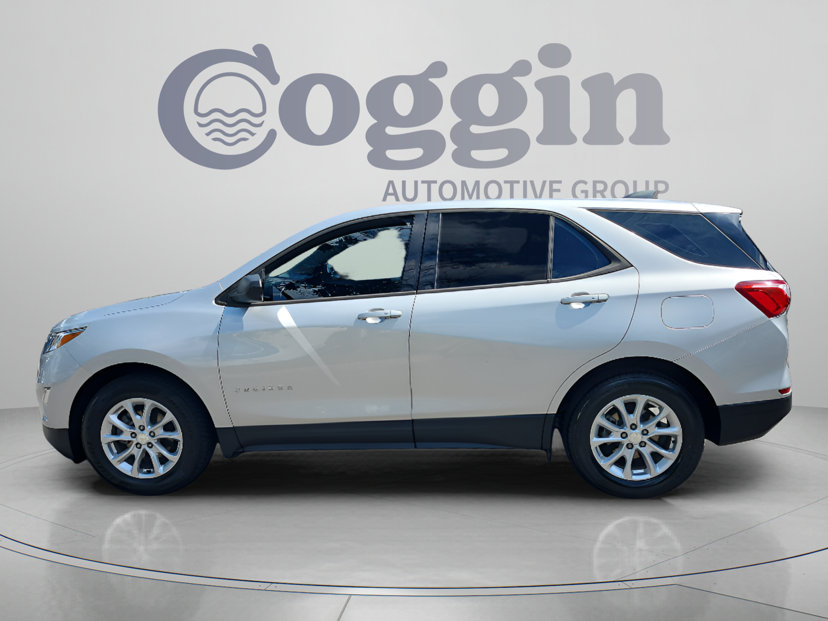 Used 2019 Chevrolet Equinox LS FWD image 2