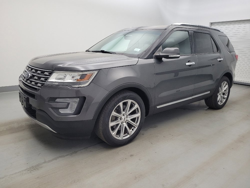 Used 2017 Ford Explorer Limited w/ Class II Trailer Tow Package FWD image 2