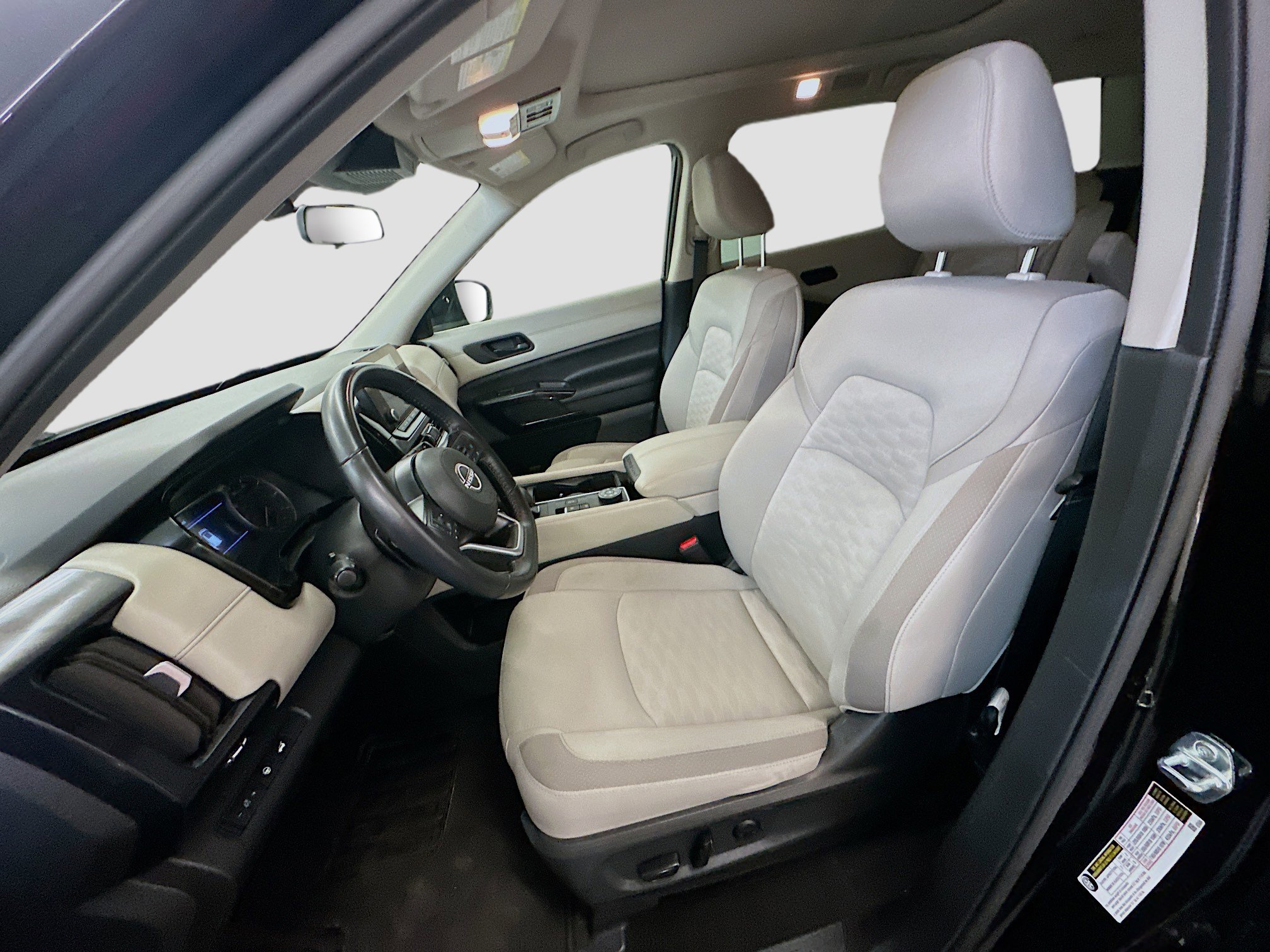 Used 2024 Nissan Pathfinder SV w/ SV Premium Package image 13