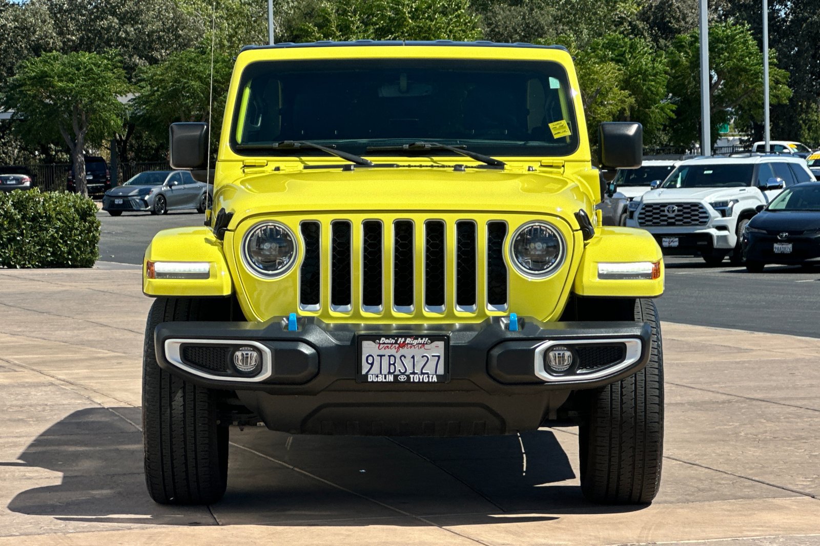 Used 2023 Jeep Wrangler Unlimited Sahara AWD/4WD image 10