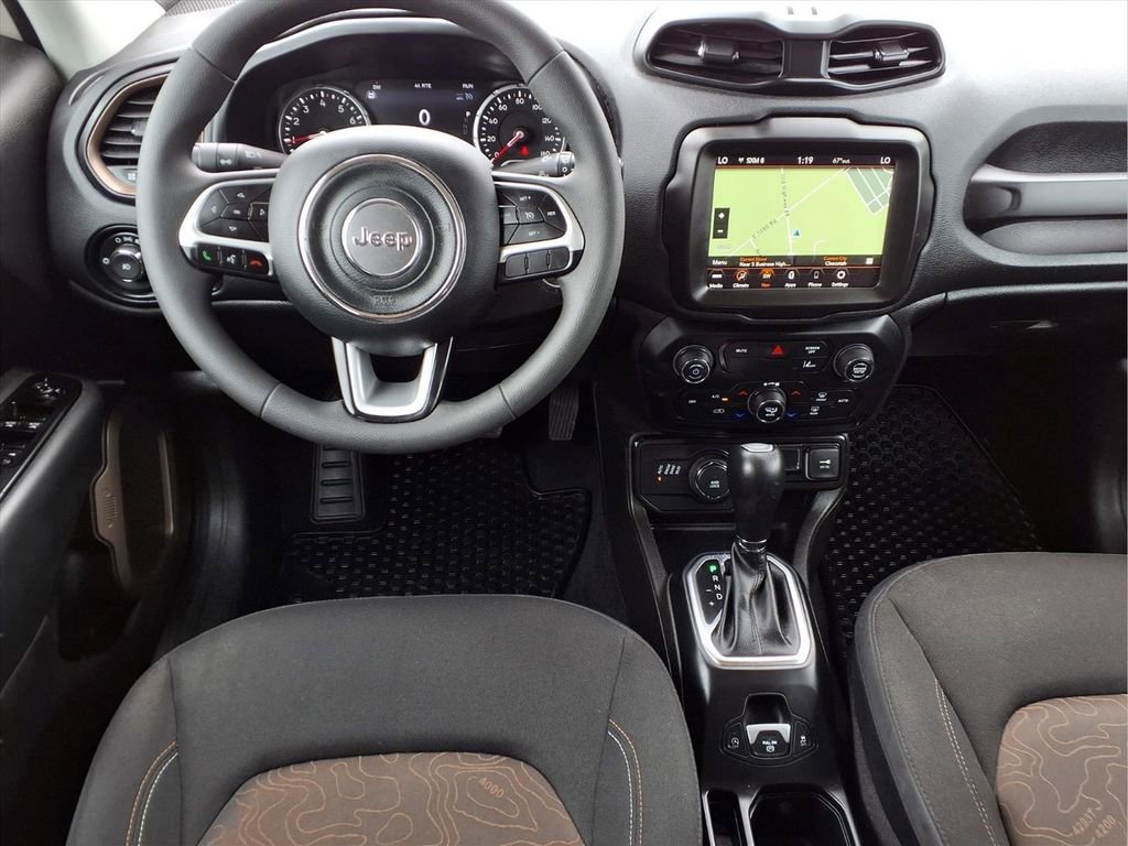Used 2023 Jeep Renegade Latitude AWD/4WD image 9