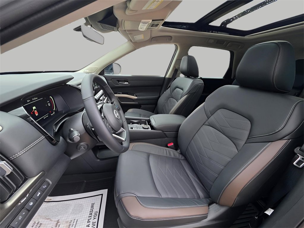 New 2025 Nissan Pathfinder Platinum image 24