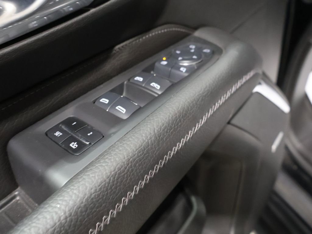 Used 2024 GMC Yukon Denali image 14