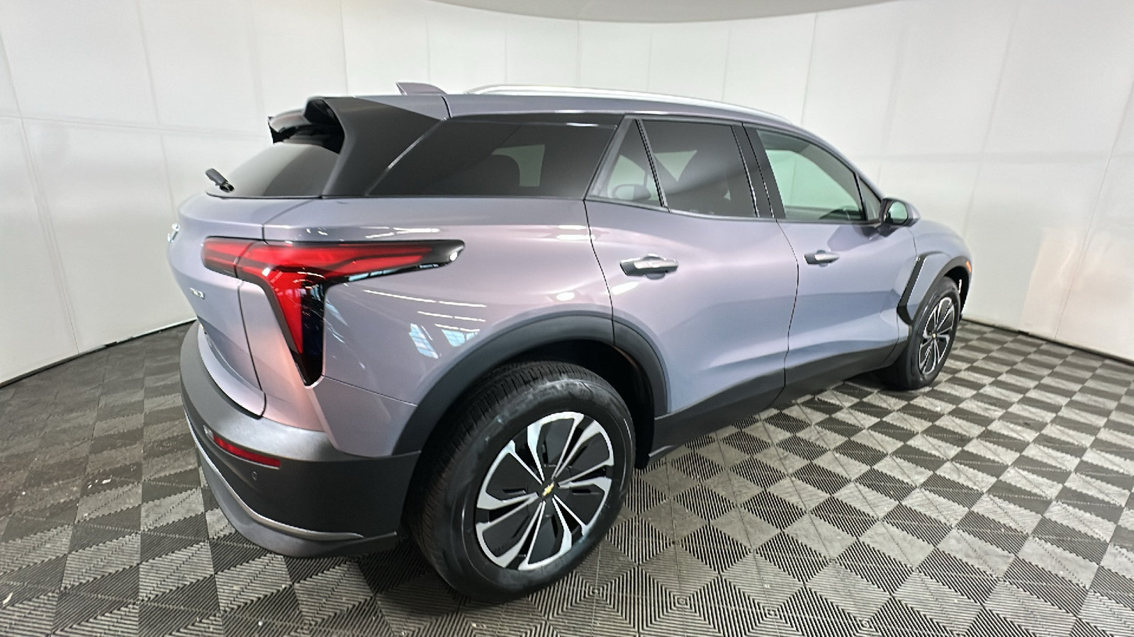Used 2024 Chevrolet Blazer EV LT AWD/4WD image 3