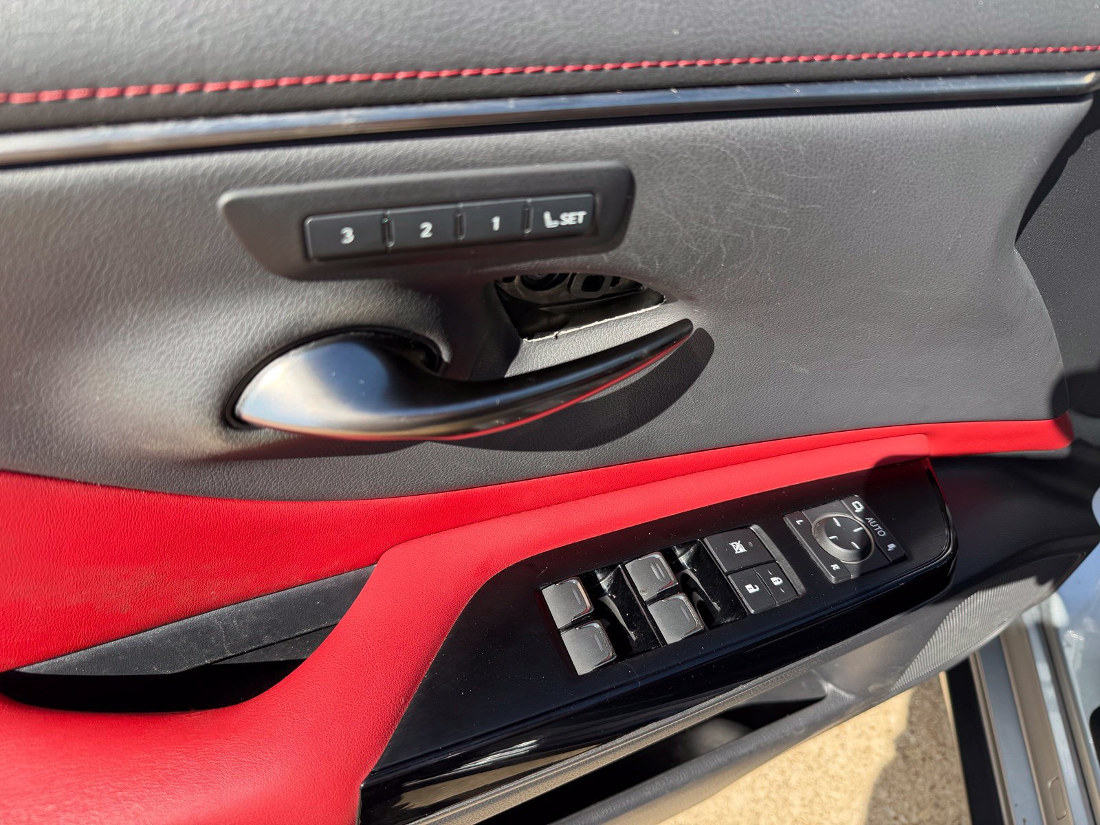 Used 2022 Lexus ES 350 F Sport w/ Accessory Package 2 FWD image 27