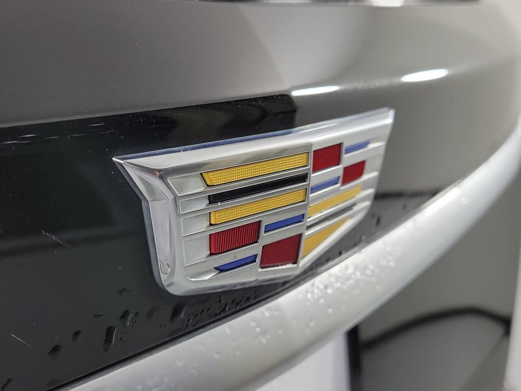 Used 2024 Cadillac XT6 Premium Luxury w/ LPO, Floor Liner Package AWD/4WD image 8