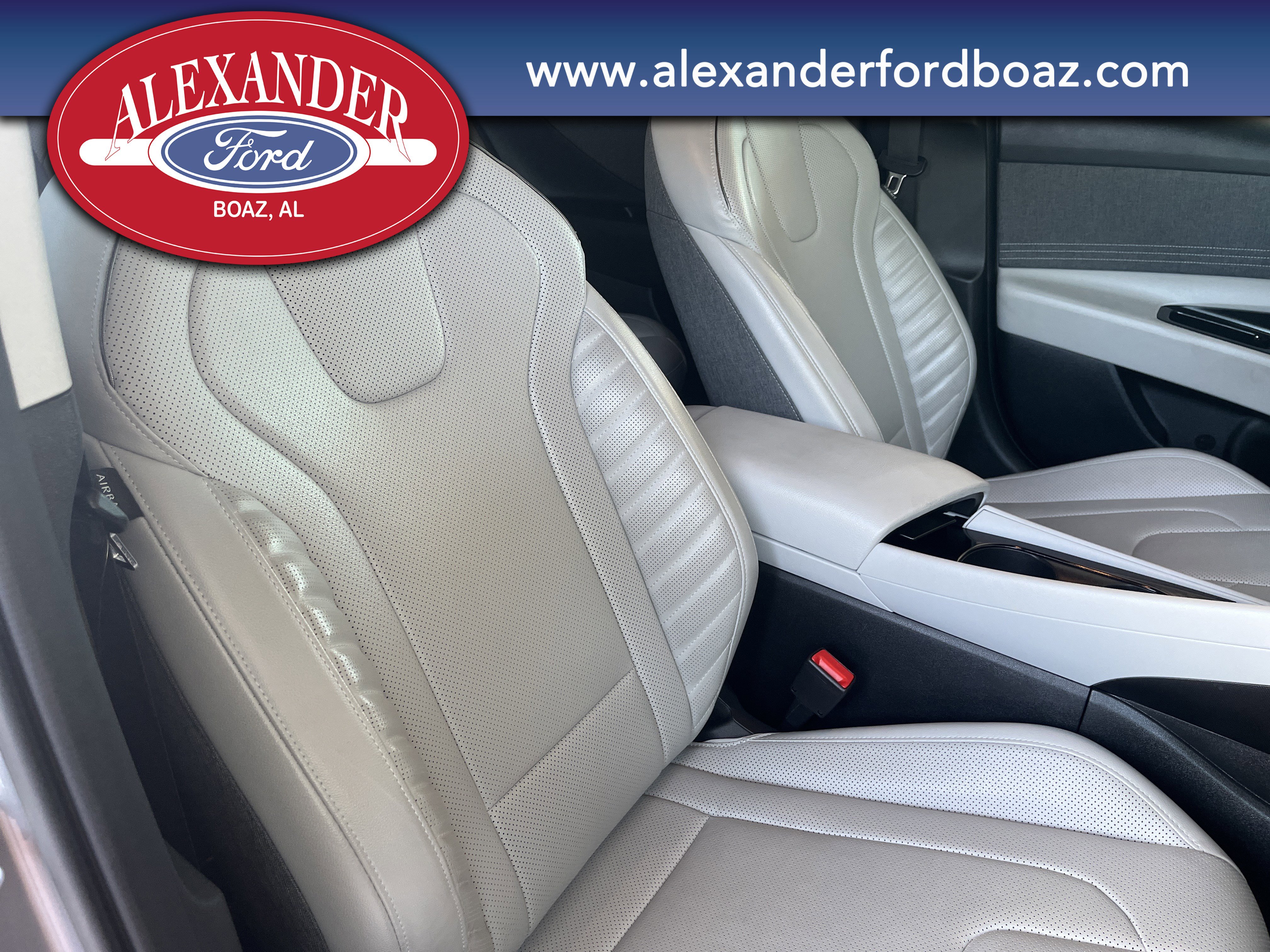 Used 2025 Hyundai Elantra Limited FWD image 16