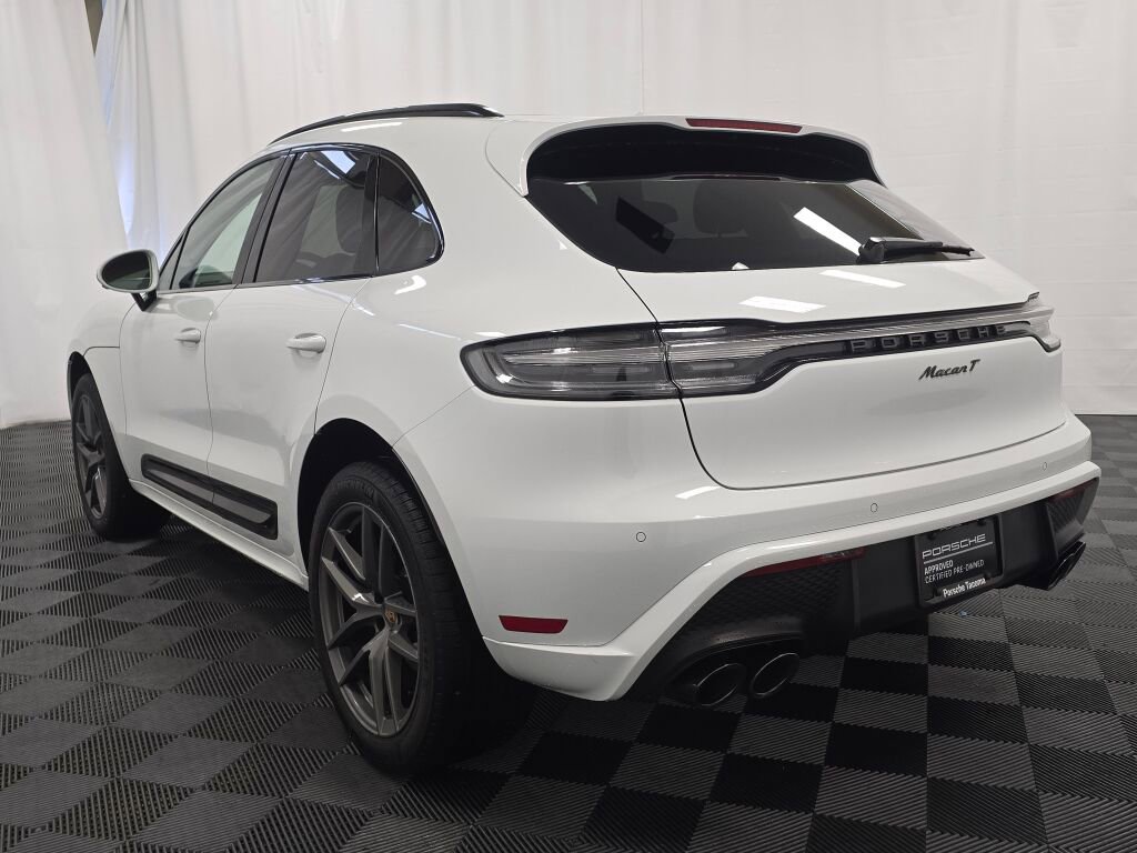 Certified 2025 Porsche Macan Turbo image 3