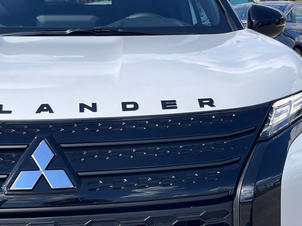 New 2025 Mitsubishi Outlander SEL Black Edition image 9