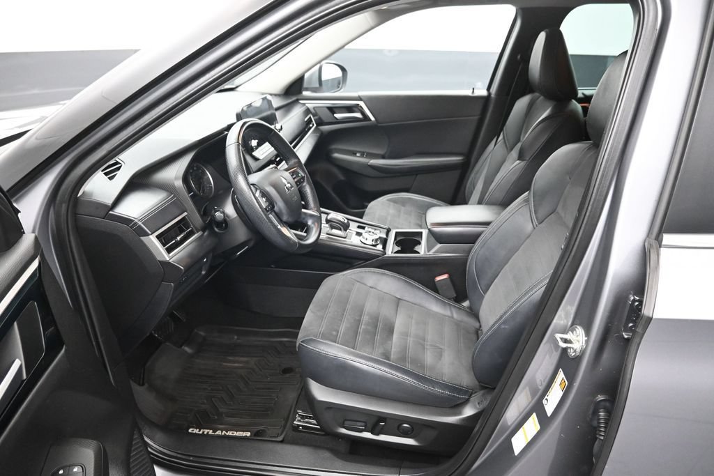 Used 2023 Mitsubishi Outlander SE FWD image 9