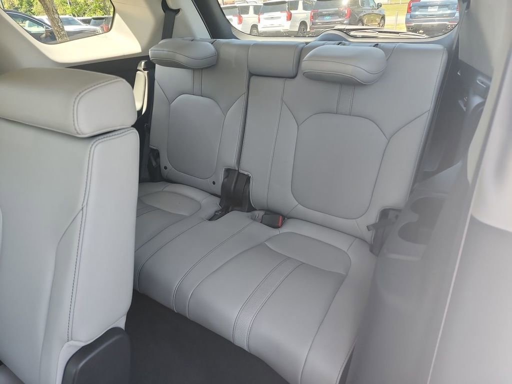 Used 2025 Honda Pilot EX-L image 33