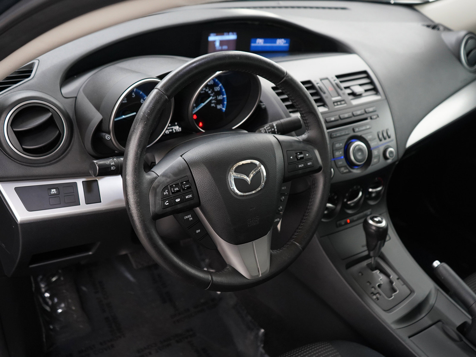 Used 2012 MAZDA MAZDA3 i Touring FWD image 19