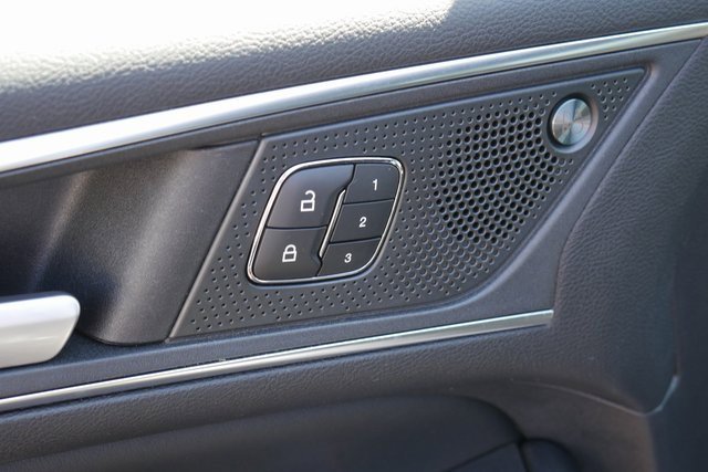 Used 2022 Ford Edge ST image 13