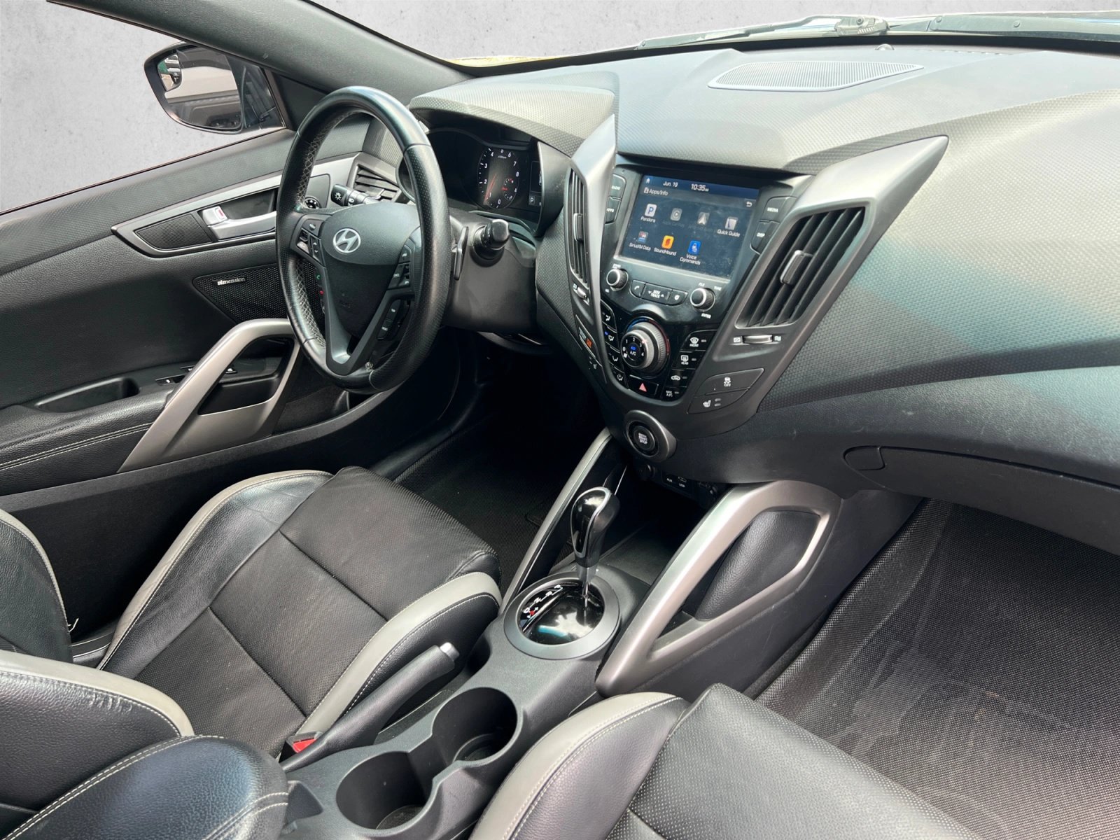 Used 2017 Hyundai Veloster Turbo FWD image 28
