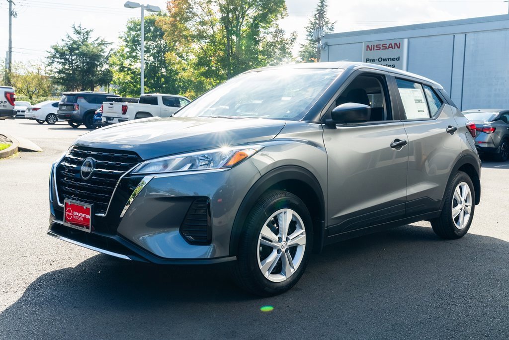 New 2025 Nissan Kicks Play S image 3