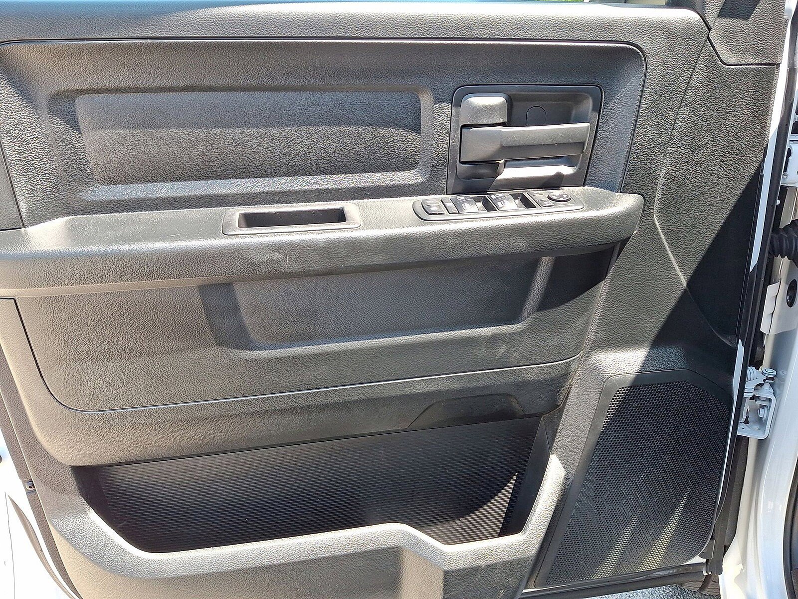 Used 2018 RAM 1500 Express w/ Express Value Package AWD/4WD image 10