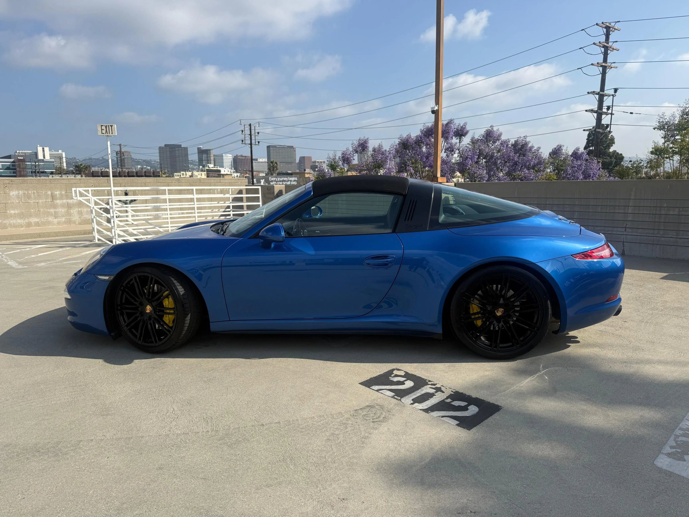 Used 2015 Porsche 911 Targa 4S w/ Sport Chrono Package AWD/4WD image 6