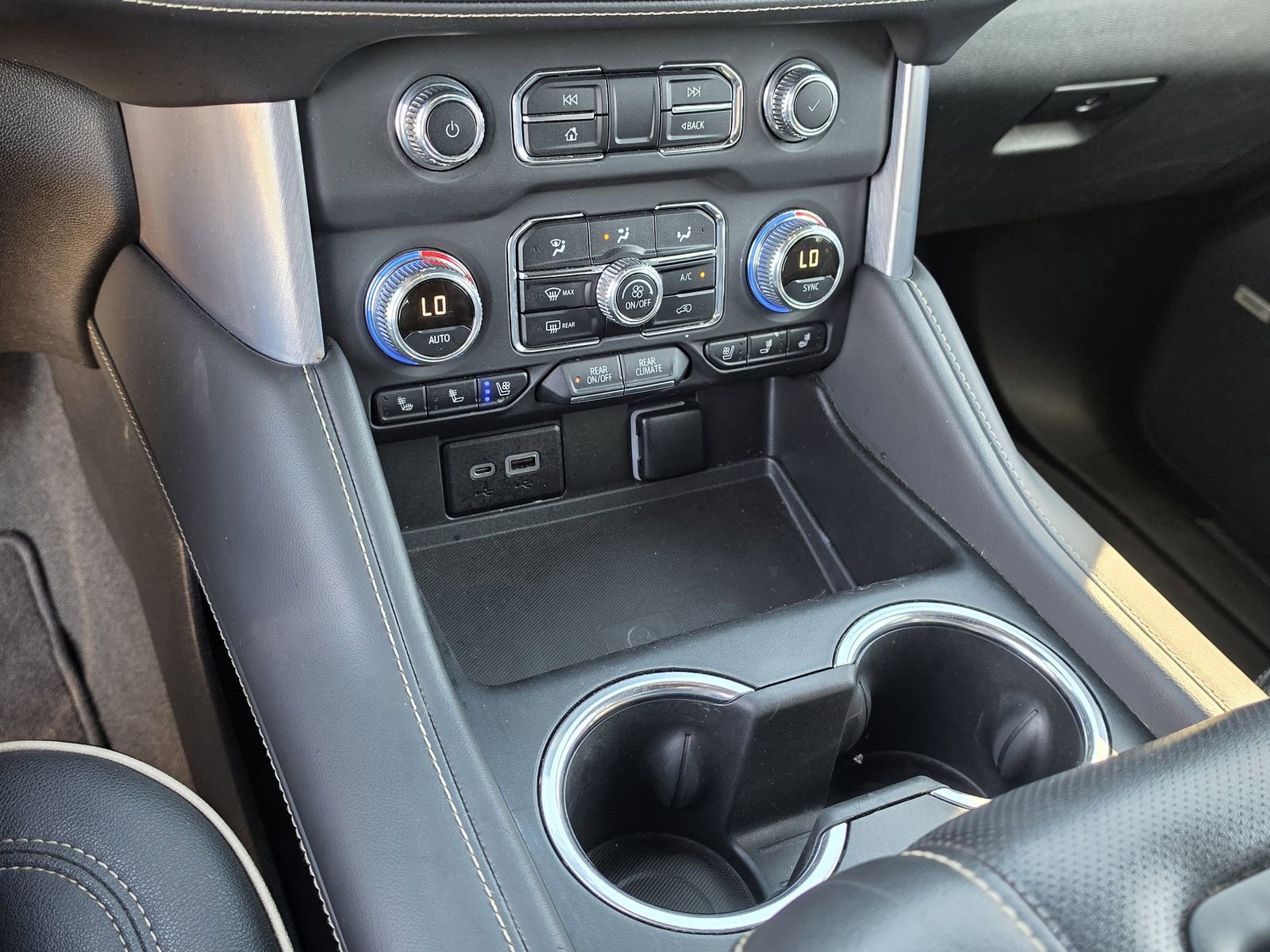 Used 2023 GMC Yukon XL SLT image 19