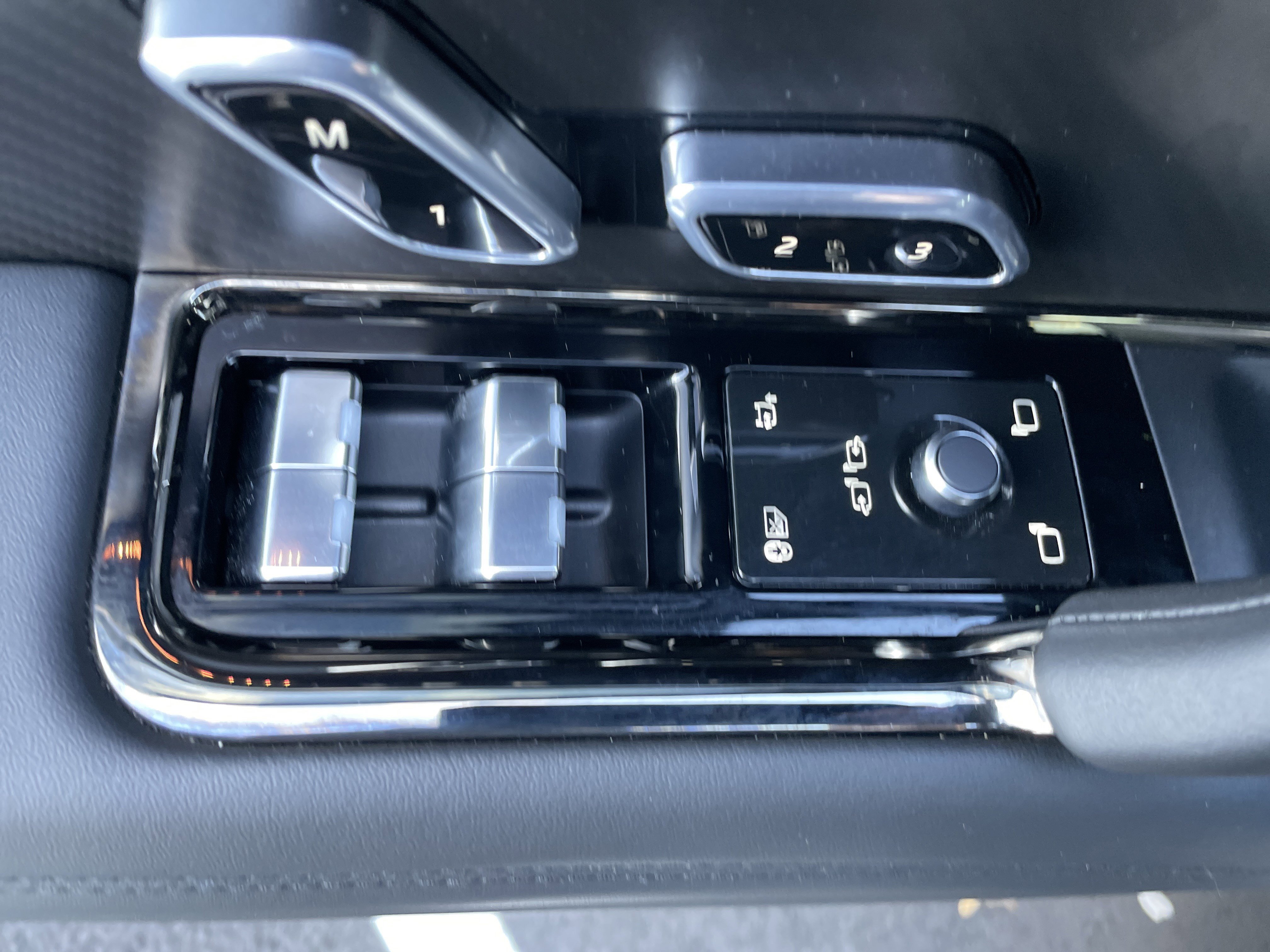 Used 2024 Land Rover Range Rover Sport image 40