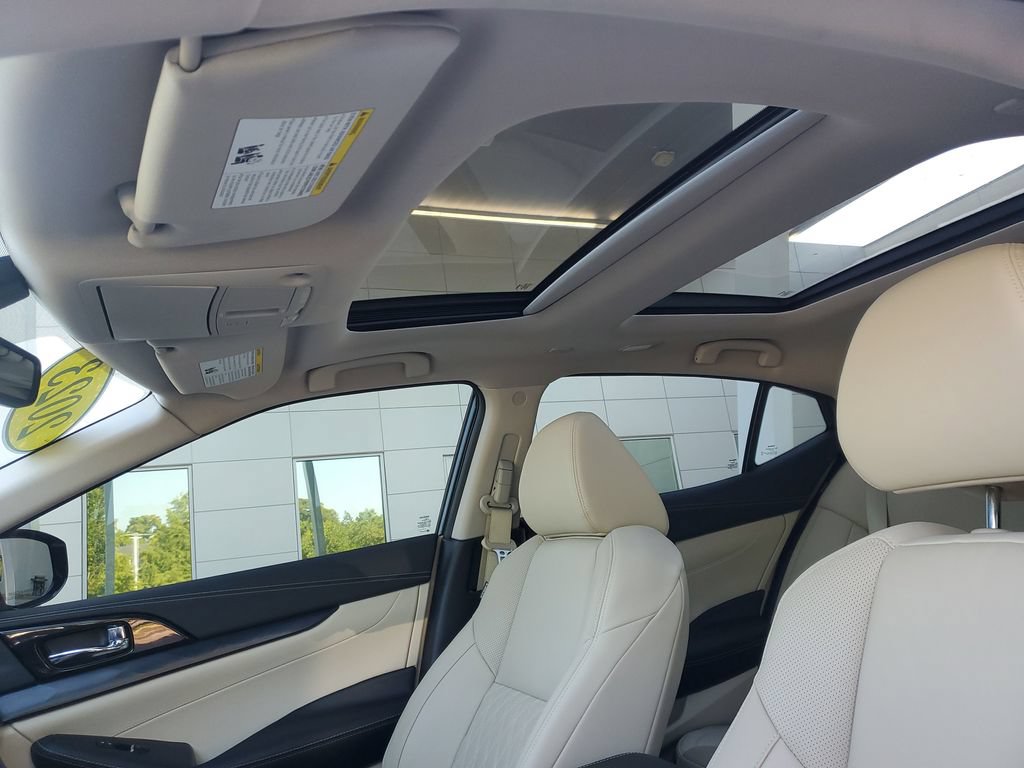 Certified 2023 Nissan Maxima Platinum w/ Sport Mat Group FWD image 16