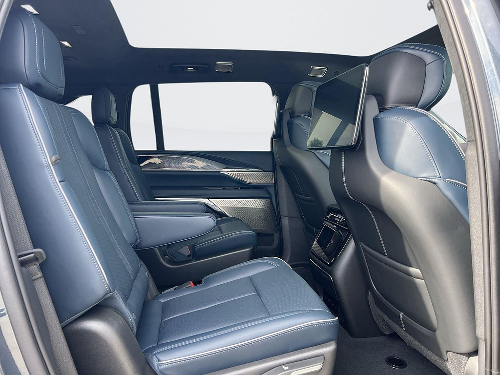 New 2025 Cadillac Escalade IQ Luxury 2 AWD/4WD image 33