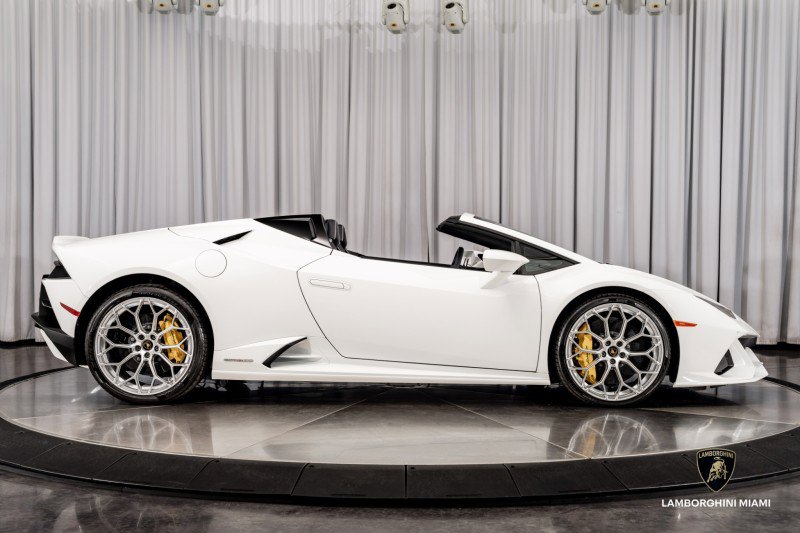 Used 2024 Lamborghini Huracan EVO image 26