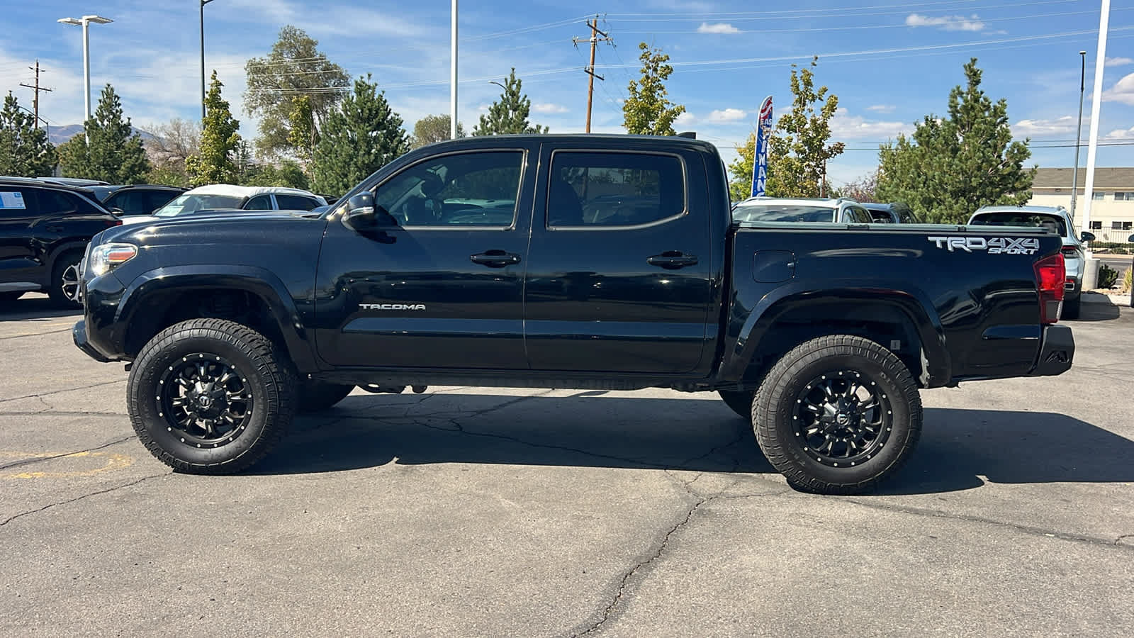 Used 2018 Toyota Tacoma TRD Sport w/ Technology Package AWD/4WD image 8
