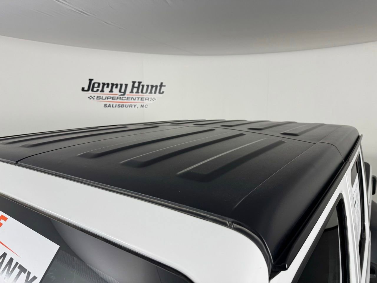 Used 2025 Jeep Gladiator Sport image 13