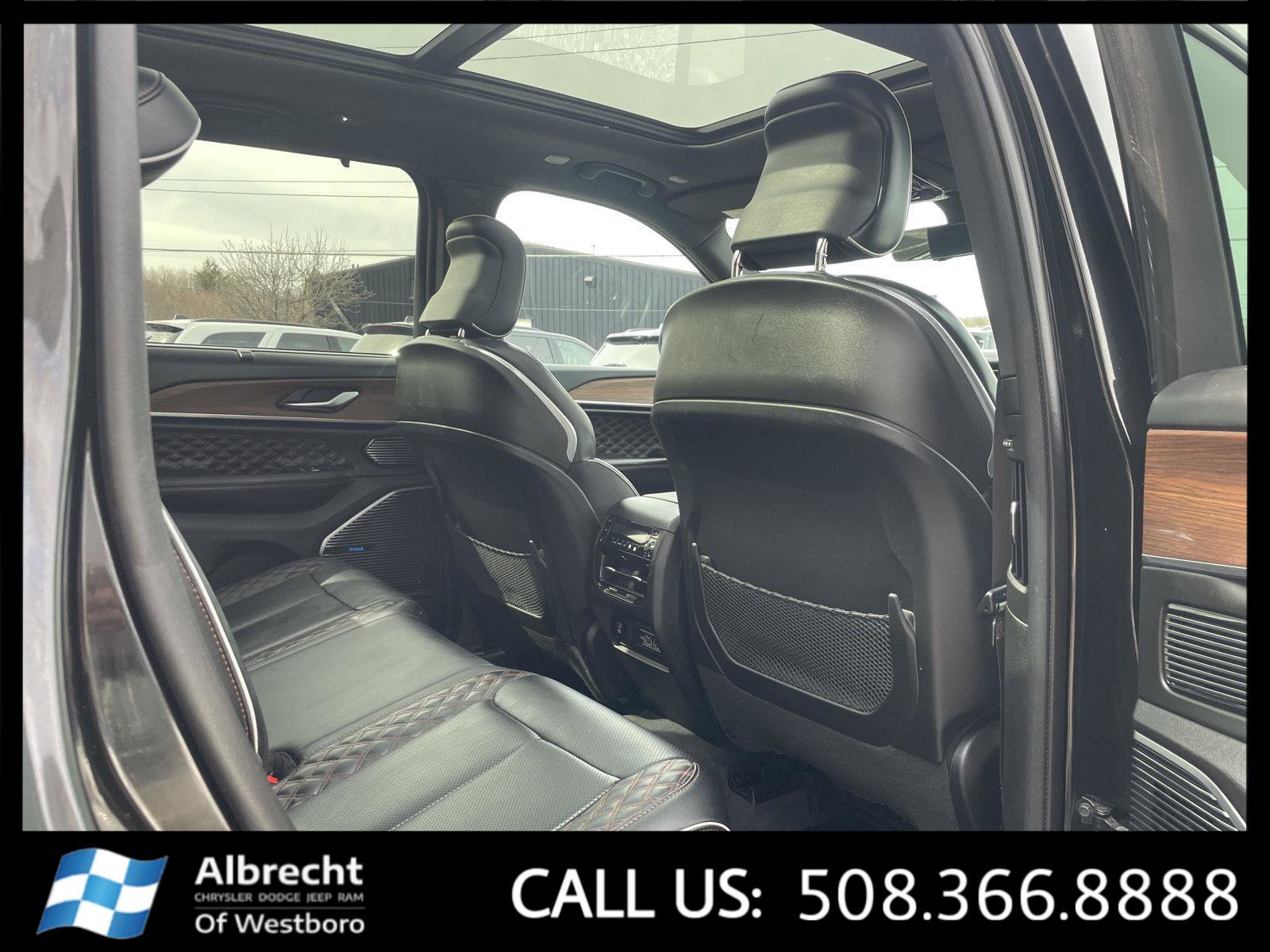 Used 2023 Jeep Grand Cherokee Summit w/ Adv Protech Group IV image 17