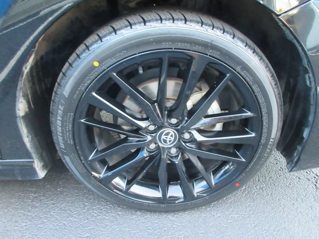 Used 2024 Toyota Camry XSE FWD image 9