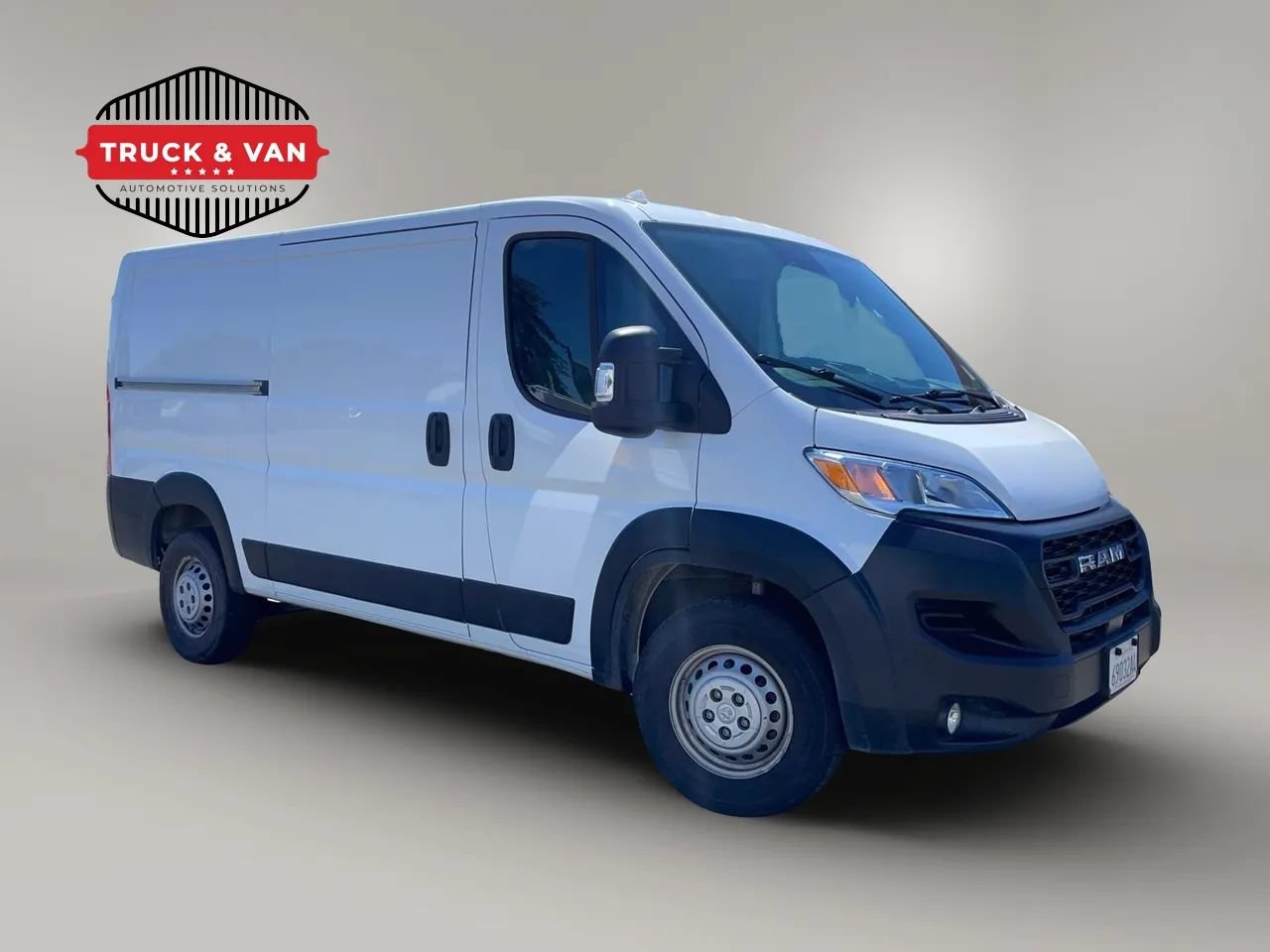 Used 2025 RAM ProMaster 2500 w/ Convenience Group FWD image 8