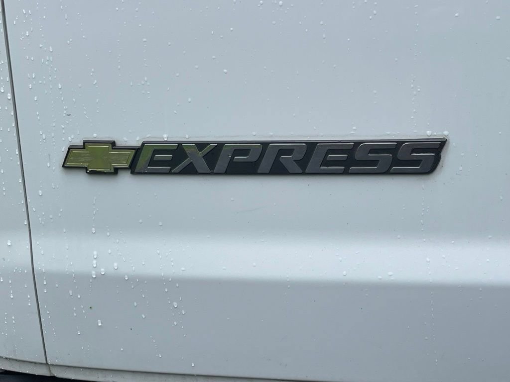 Used 2021 Chevrolet Express 3500 w/ Driver Convenience Package RWD image 24